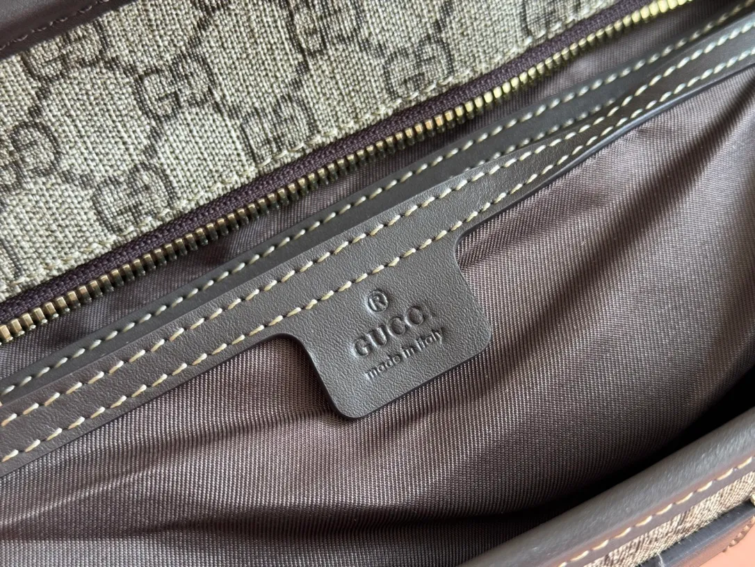 p600. 📣📣📣【gucci】‼ ️G Home👉New style. The market's top exclusive goods control, special/counter quality 💯Using imported cowhide, original hardware! Exquisite workmanship. 💯Exclusive physical photos📷👉The quality can be seen in the picture👄👄😘😘. Style number: 211137. Dimensions: width 38*height 28*side width 11. Color: brown