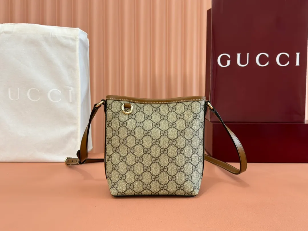 💋💋💋【New Product】GG Emblem series slim bucket bag, original leather, model: 847090. Combination short video
