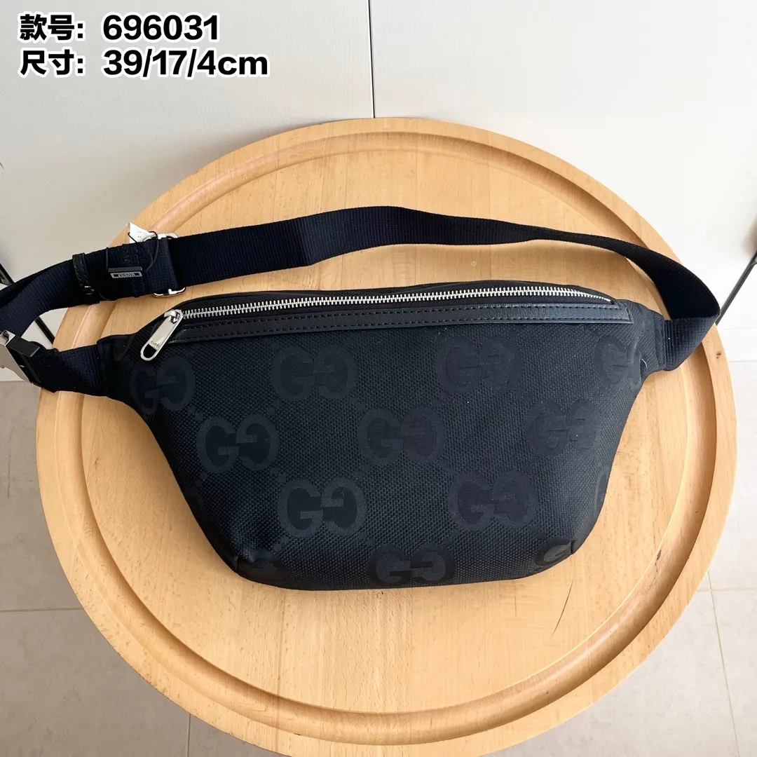 Actual shot #💰240 Style number: 696031 Black cloth upgraded version Original single cloth + webbing Size: 39X17X4cm Gucci Super Double G Jumbo series waist bag Black webbing belt adjustable length Super capacity! Very light weight~