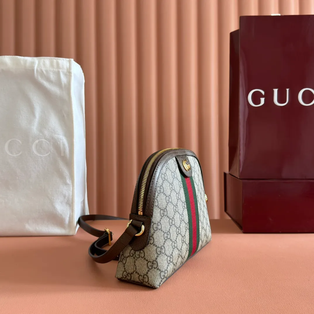 p840. 📣📣📣【Original leather with 🌈Full set of packaging at the counter】🔥🔥Ophidia series shell bag 499621#✨🔥Size: 23.5*18*8cm I believe every girl will fall in love with shell bags, and it is definitely tailor-made for you... Raw material original leather with classic red and green webbing... At first glance, you can't help but want to buy it...! High-quality restoration of details allows you to properly compare the details of authentic products... Never be a follower of market currency, only be a professional leader...! Comes with a complete set of authentic packaging. Whether it is a gift or for personal use, you can enjoy the authentic taste at a glance...!