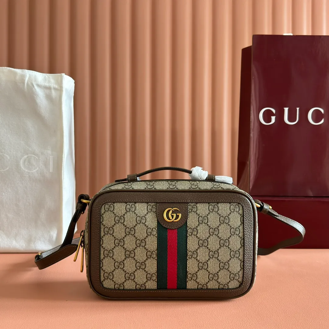 p1000. 📣📣📣【Original leather accessories🌈 Equipped with full counter packaging】🔥🔥 Ophidia series small shoulder bag. The Ophidia series remains the brand’s favorite. New styles are introduced every season, creating versatile travel accessories suitable for any destination. As the main design element, the Double G has been deeply integrated into the entire design, and its ingenuity is displayed on this shoulder bag, which complements the classic gray and brown GG Supreme canvas. Gray and brown GG Supreme canvas. Brown leather trim. Gold tone. Cotton and linen lining. Double G. Interior: 1 open pocket, handle (3 cm high), adjustable shoulder strap (54 cm high), zip closure. Model: 739392. Dimensions: 24 (W) x 16 (H) x 7cm (D) Color: Brown/PVC. Made in Italy Weight: Approx. 0.518 kg