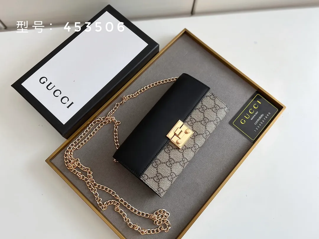 💰190 Top original version💎 GUCCI counter quality #actual shot Brown PVC/black leather. Padlock long chain bag 😍 is made of GG Supreme high-grade artificial leather and equipped with top overseas locking hardware! Style number: 453506# Size: 19x 10x 3.5