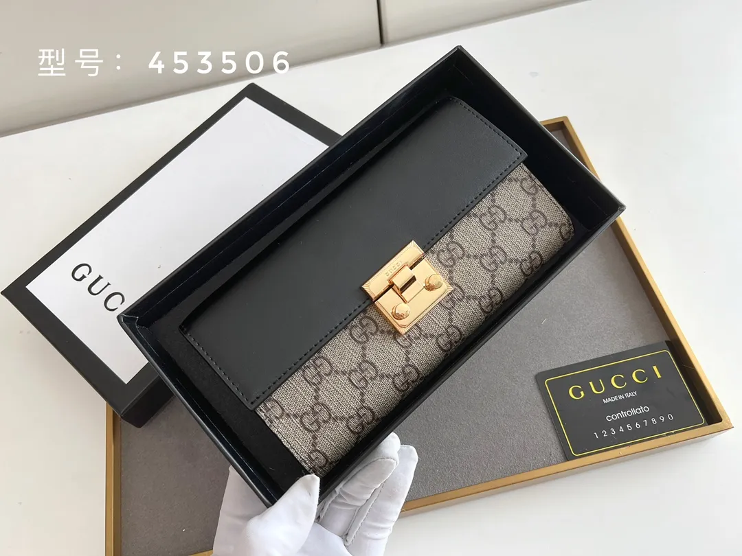 💰190 Top original version💎 GUCCI counter quality #actual shot Brown PVC/black leather. Padlock long chain bag 😍 is made of GG Supreme high-grade artificial leather and equipped with top overseas locking hardware! Style number: 453506# Size: 19x 10x 3.5