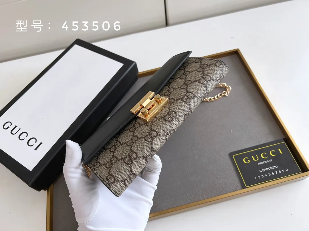 💰190 Top original version💎 GUCCI counter quality #actual shot Brown PVC/black leather. Padlock long chain bag 😍 is made of GG Supreme high-grade artificial leather and equipped with top overseas locking hardware! Style number: 453506# Size: 19x 10x 3.5