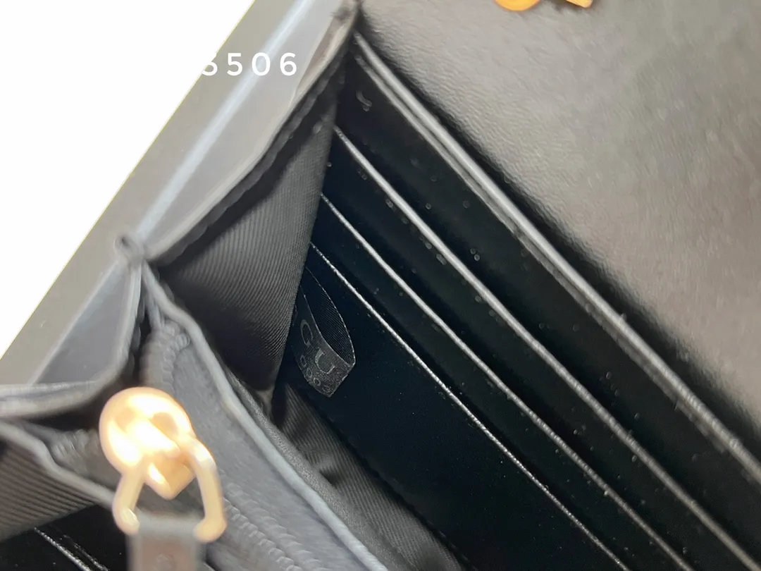 💰190 Top original version💎 GUCCI counter quality #actual shot Brown PVC/black leather. Padlock long chain bag 😍 is made of GG Supreme high-grade artificial leather and equipped with top overseas locking hardware! Style number: 453506# Size: 19x 10x 3.5