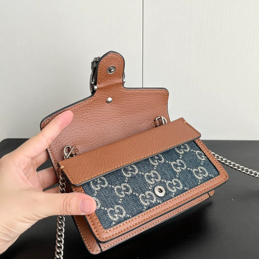 Actual shot #💰260 with box Model: 476432 blue jeans Size: 16.5x10x4.5cm 𝙂𝙪𝙘𝙘𝙞 𝘿𝙞𝙤𝙣𝙮𝙨𝙪𝙨 𝙈𝙞𝙣𝙞 16.5 Xiaogujia’s entry-level small bag is recommended. It’s not worth mentioning. It’s a classic model that can be said to be the symbol of Xiaogujia. The classic mini Dionysian buckle is paired with calfskin. This bag has a very high appearance rate. It is simply a tool for daily wear and is very popular on the street❗️