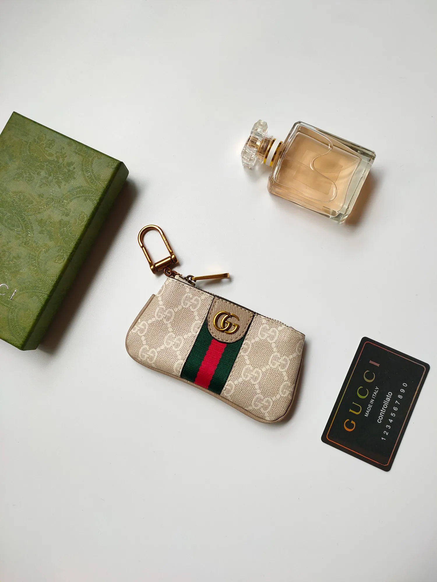 💰130💰 Brand new small coin purse~The lipstick bag is made of Gucci special canvas PVC with red and green webbing, with exquisite original factory bronze double G hardware and flexible and unique hook buckles. It is small and exquisite, but has great effect. Model: 671722, size: 12.5x7x1.5cm