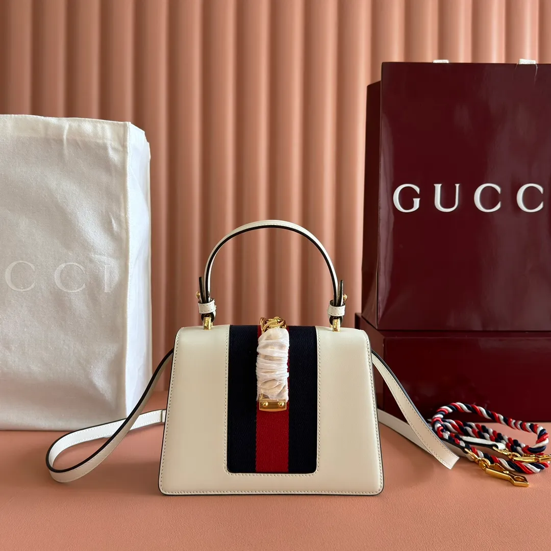 p1260. 💋💋💋【Original leather and complete packaging】G family👉New style. The market's top exclusive goods control, special/counter quality 💯Using imported cowhide, original hardware! Exquisite workmanship. 💯Exclusive physical photos📷👉The quality can be seen in the picture👄👄😘😘. Style number: 470270. Dimensions: width 20*height 14*side width 8.