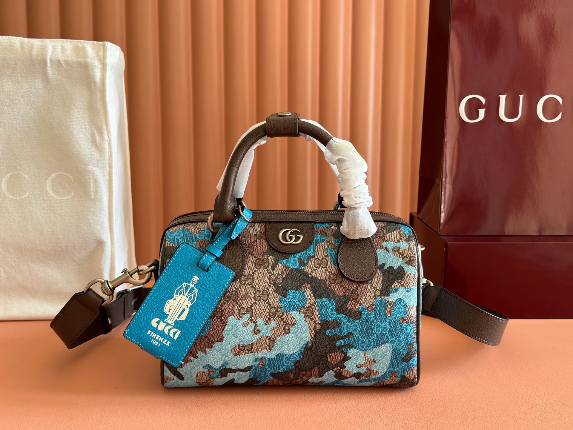 💋💋💋【Original configuration counter complete package】GG new printed pillow bag model: 854860. Color: camouflage blue/PVC.