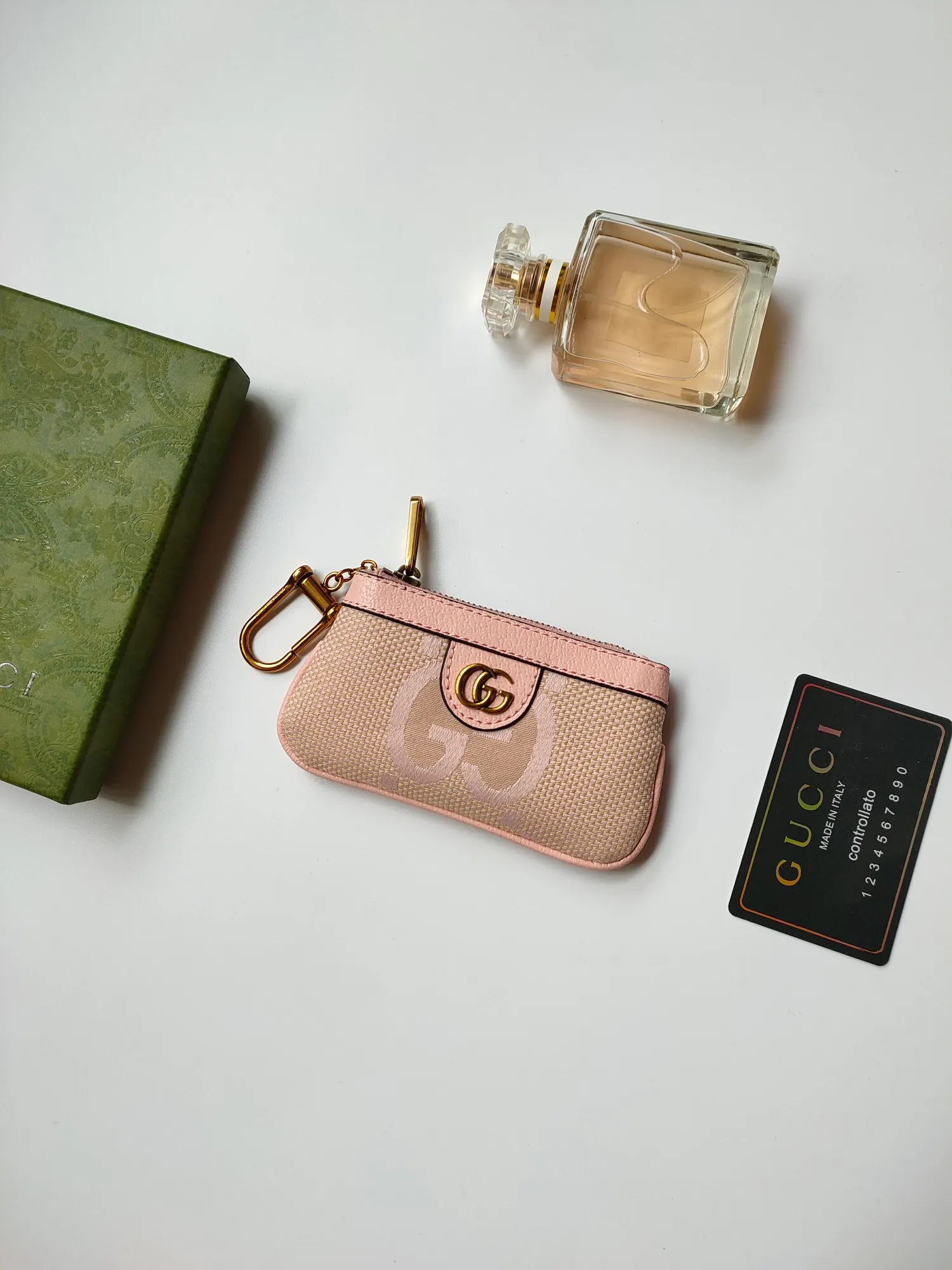 💰130💰New small coin purse~The lipstick bag is made of Gucci's new large-character fabric, with exquisite original factory bronze double G hardware and flexible and unique hook buckles. It is small and exquisite, but has great effect. Model: 671722, size: 12.5x7x1.5cm
