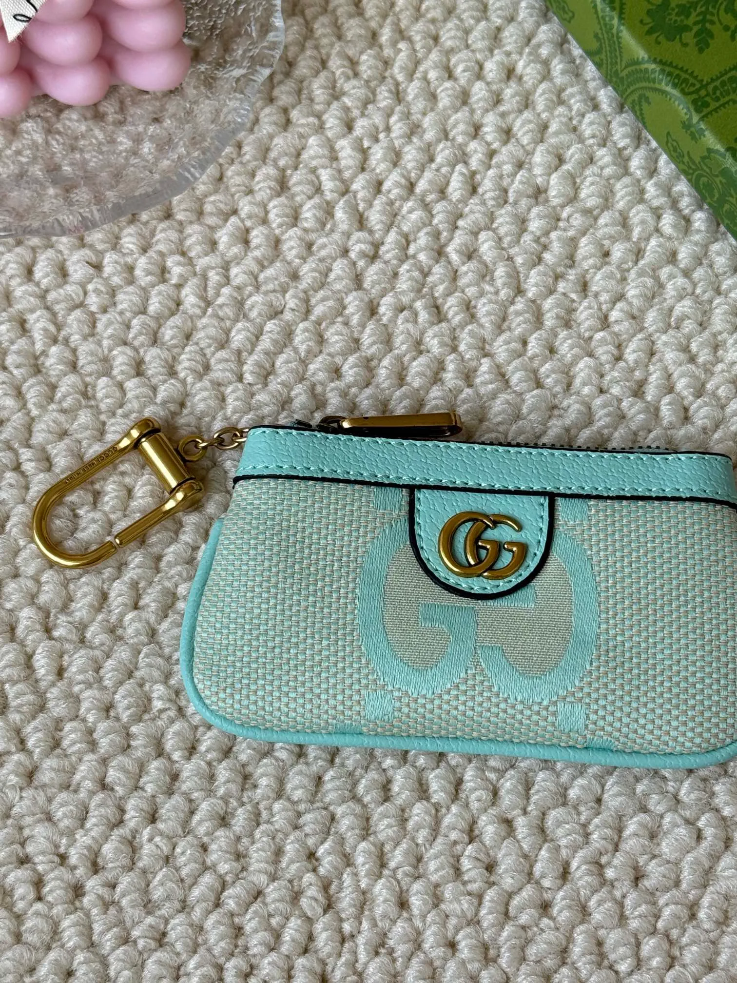💰140 gucci new small coin purse ~ lipstick bag! Cowhide + PVC with exquisite original factory hardware! Flexible and unique hook buckle, small and exquisite, with great effect. Model: 671722, size: 12x7.5x1.5cm.