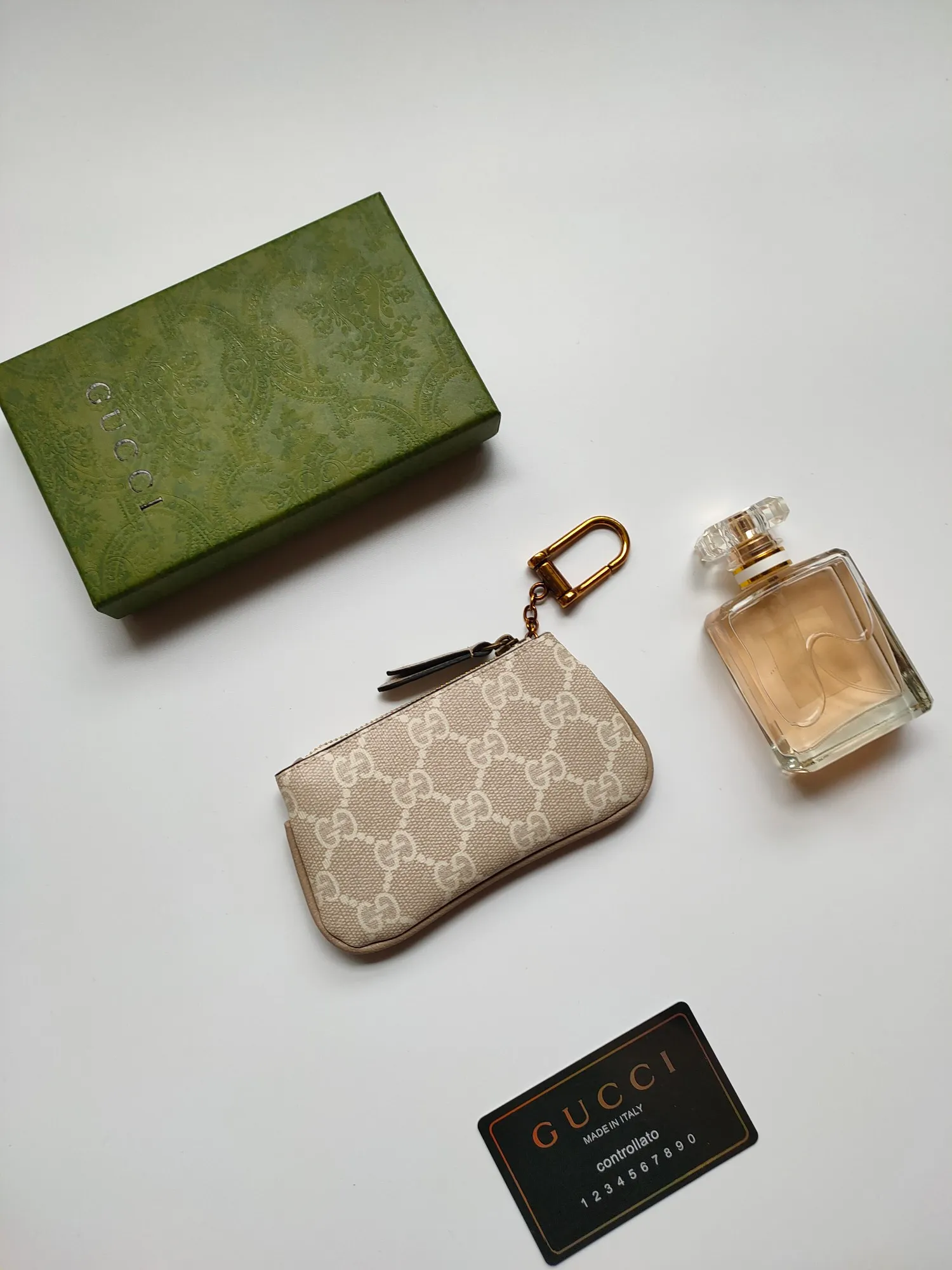 💰130💰 Brand new small coin purse~The lipstick bag is made of Gucci special canvas PVC, with exquisite original factory bronze double G hardware and flexible and unique hook buckles. It is small and exquisite, but has great effect. Model: 671722, size: 12.5x7x1.5cm