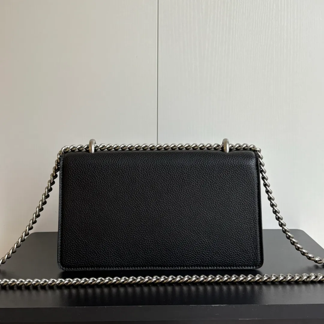 New upgraded version of real shot #💰320 Model: 499623 Black Leather Size: 25x14x8cm 𝙂𝙪𝙘𝙘𝙞 𝘿𝙞𝙤𝙣𝙮𝙨𝙪𝙨Diamond Button Bacchus True Fragrance Series Warning, it’s amazing. It retains the perfect pedigree of the Bacchus bag, but opens the era of Bacchus innovation! The most valuable part of the entire bag is the tiger head diamond buckle, a palace-level treasure item. Not a market product. The weight is very light and the size is perfect. Highly recommended.