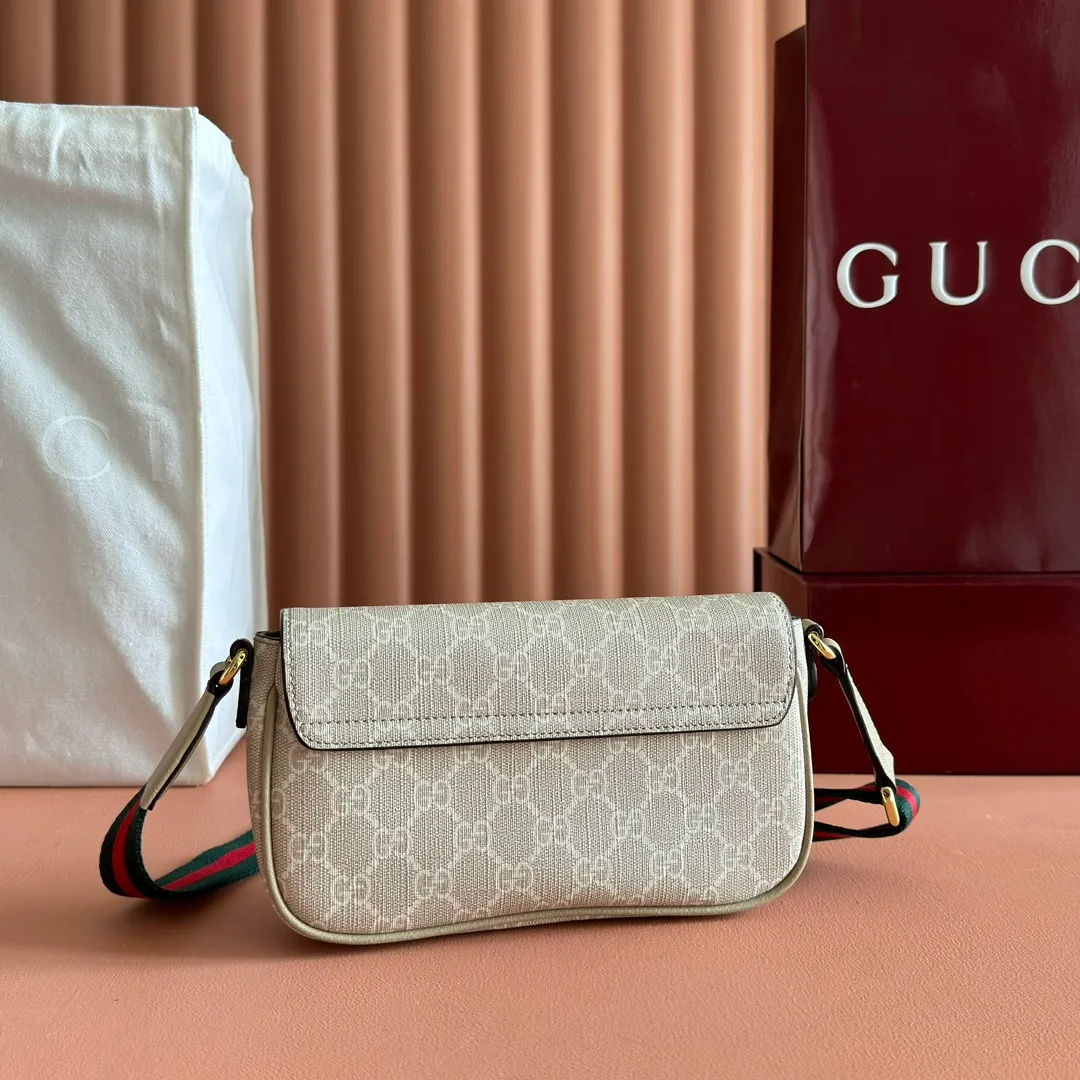 p900🔥🔥🔥[Original leather - equipped with counter packaging] The GUCCI Ophidia series continues to grow and develop, and a variety of unique shapes and materials will be launched every season. Crafted in beige and ebony GG Supreme canvas, this mini bag features Double G hardware and a webbing shoulder strap. Model 764961 is made of counter-quality imported cowhide and matched with genuine open-plate copper hardware. Dimensions-13x22x4cm