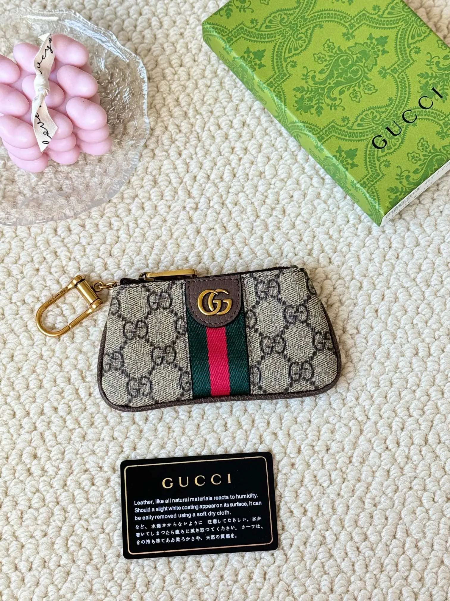 💰140 gucci new small coin purse ~ lipstick bag! Cowhide + PVC with exquisite original factory hardware! Flexible and unique hook buckle, small and exquisite, with great effect. Model: 671722, size: 12x7.5x1.5cm.