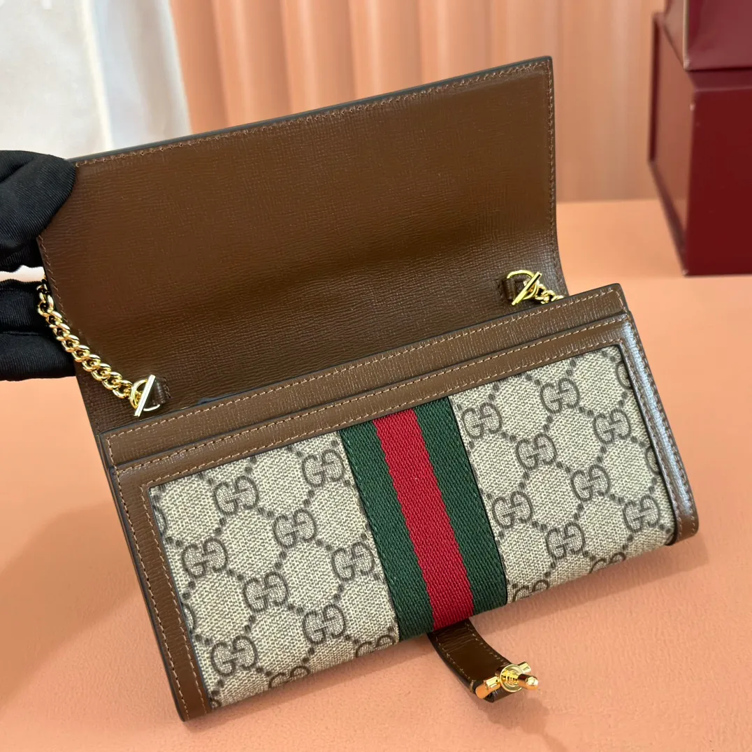 p700. 💋💋💋【Original leather accessories🌈 Equipped with full counter packaging】🔥🔥 The jackie1961 series launches a compact and noble new chain bag. The gold-toned push-lock buckle, detachable chain, and classic double G monogram denim fabric make the entire design exude elegance and timelessness. Size: 19*10*3.5. Model: 652681.