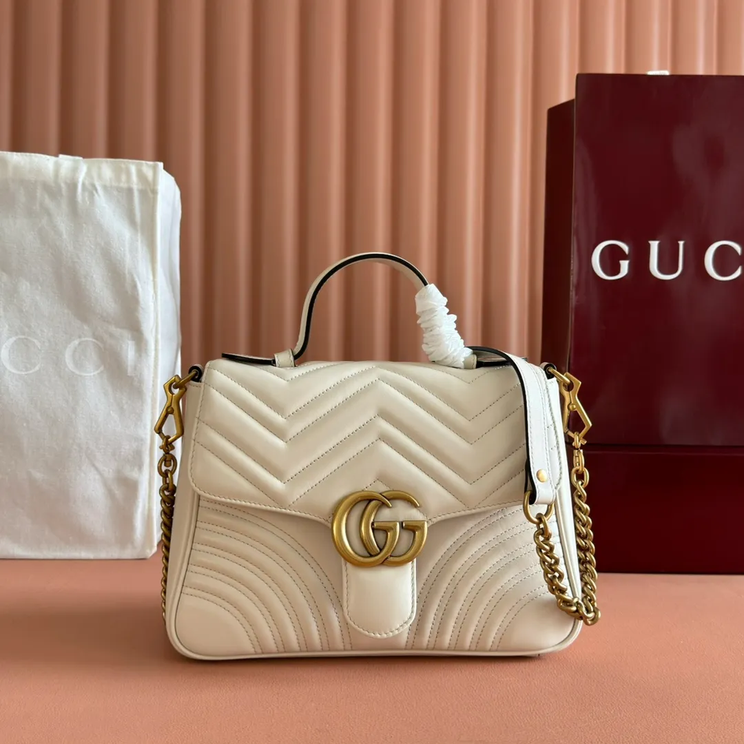p1500. 📣📣📣【Original leather accessories🌈Full set of counter packaging】🔥🔥 ‼ ‼ "Marmont Italian Original Leather"‼ ‼ Have you picked up the addictive Gucci bags? The elegant and exquisite design of the GG Marmont series has captured the hearts of many girls! At the same time, it is also a must-have versatile item for global experts! Super awesome! Model: 498110. Size: 27*19*10.5, color: white