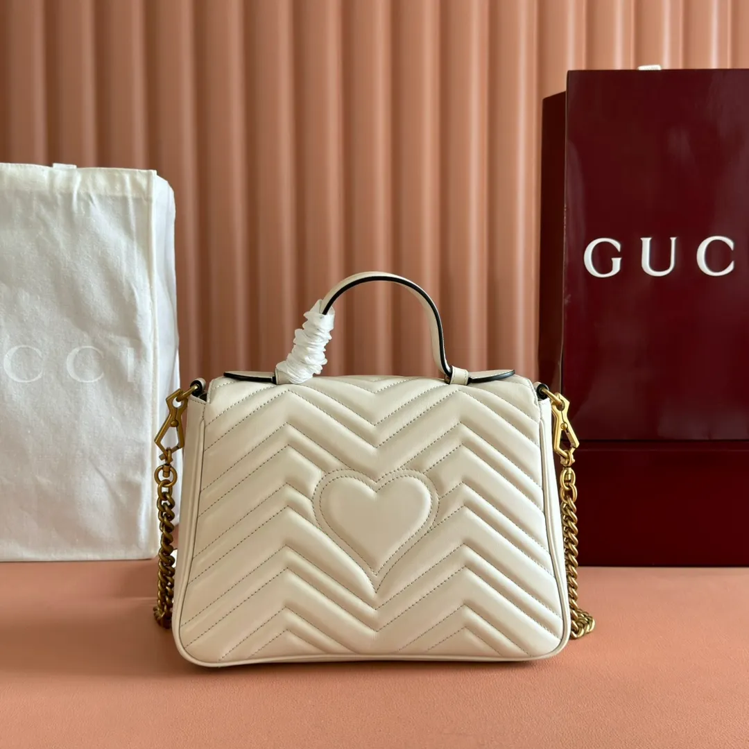 p1500. 📣📣📣【Original leather accessories🌈Full set of counter packaging】🔥🔥 ‼ ‼ "Marmont Italian Original Leather"‼ ‼ Have you picked up the addictive Gucci bags? The elegant and exquisite design of the GG Marmont series has captured the hearts of many girls! At the same time, it is also a must-have versatile item for global experts! Super awesome! Model: 498110. Size: 27*19*10.5, color: white