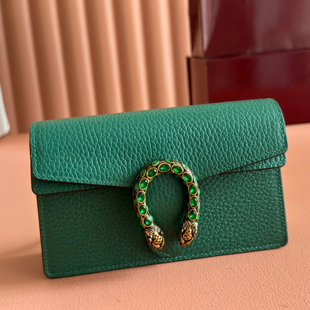 p600. 📣📣📣[Original leather with 🌈Full set of packaging at the counter]🔥🔥 Dionysus Supre Mini has been loved by thousands of girls since the Dionysus bag came out, and the Dionysus bag has also lived up to expectations, with various designs emerging in endlessly ~ Model: 476432 Size: 16.5*10*4.5cm.