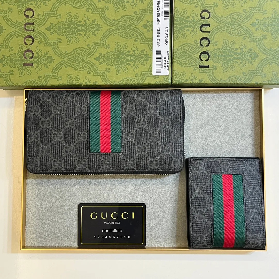💰150 💎 Upgraded original version 🇮🇹 Gucci's two most recognizable logos - GG pattern and webbing are carefully matched. This full-zip wallet is crafted from GG Supreme canvas and features branded web stripes. Style number: 408831. Size: 19x10x2.5cm