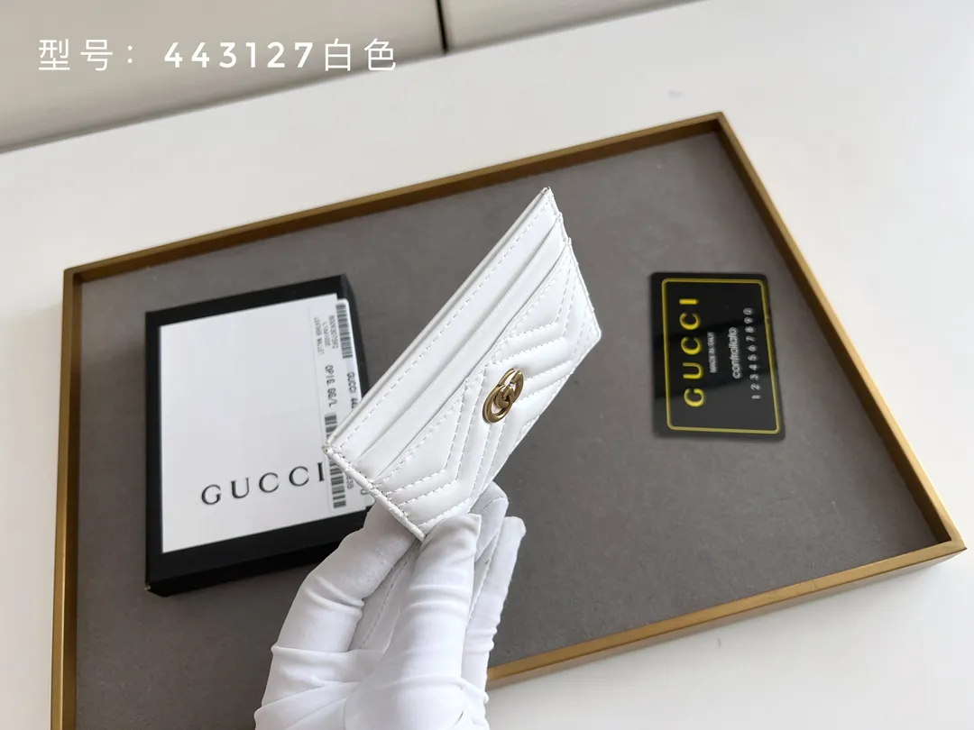 💰100 top original 💎 Full card bag # GUCCI new women's card bag. GG Marmont card holder. Made of calfskin, quilted humanoid pattern and crafted with top-grade overseas hardware. GG Marmont card holder! Style number: 443127 full leather size: 10x7cm