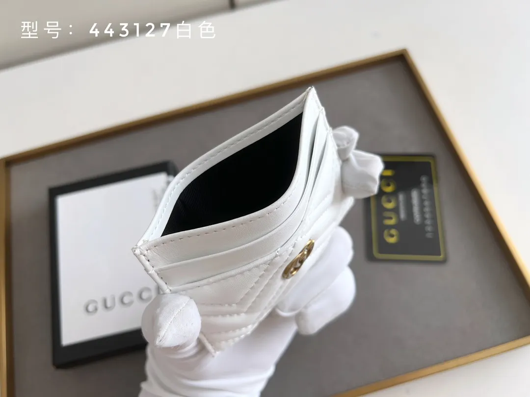 💰100 top original 💎 Full card bag # GUCCI new women's card bag. GG Marmont card holder. Made of calfskin, quilted humanoid pattern and crafted with top-grade overseas hardware. GG Marmont card holder! Style number: 443127 full leather size: 10x7cm