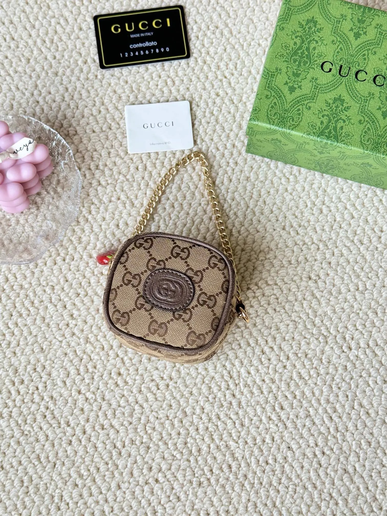 💰180 GUCCI/Gucci new women's beige/ebony canvas strawberry zipper coin purse