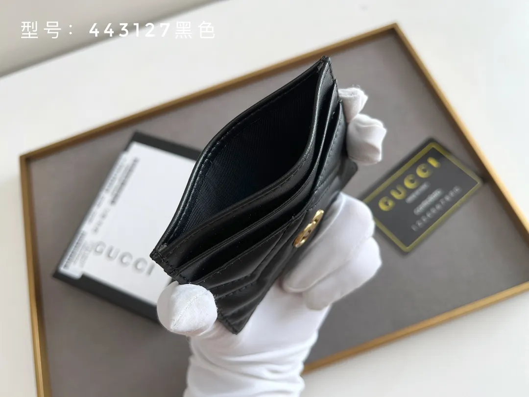 💰100 top original 💎 Full card bag # GUCCI new women's card bag. GG Marmont card holder. Made of calfskin, quilted humanoid pattern and crafted with top-grade overseas hardware. GG Marmont card holder! Style number: 443127 full leather size: 10x7cm