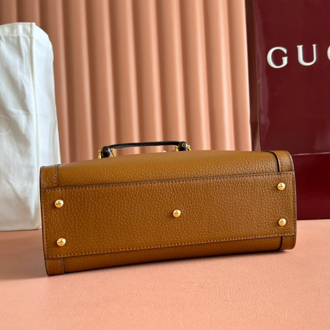 p1580. 📣📣📣【Original leather accessories🌈Full set of counter packaging】🔥🔥Small tote bag combines two recognizable brand elements, bamboo handles and double G accessories. "The blue leather material contrasts with the two khaki buckles, highlighting the smart and elegant temperament. Size: 27*24*11cm Model: 702721.