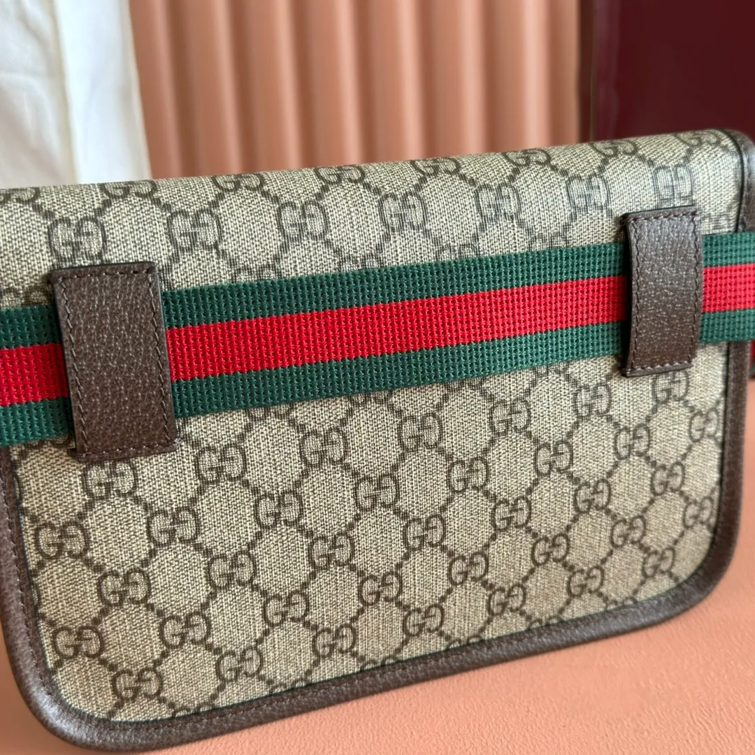 p640📣📣📣【Original leather accessories🌈Full set of packaging at the counter】🔥🔥Upgraded full copper tiger head #SESAME GG Supreme high-end man-made canvas, with retro style design. The style is trimmed in leather and can be worn around the waist, with webbing and buckles for security. Paired with classic color straps, it has been sold by major internet celebrities and its sales could circle the earth! Model 493930 Size 24*16.5*4cm Color: PVC brown