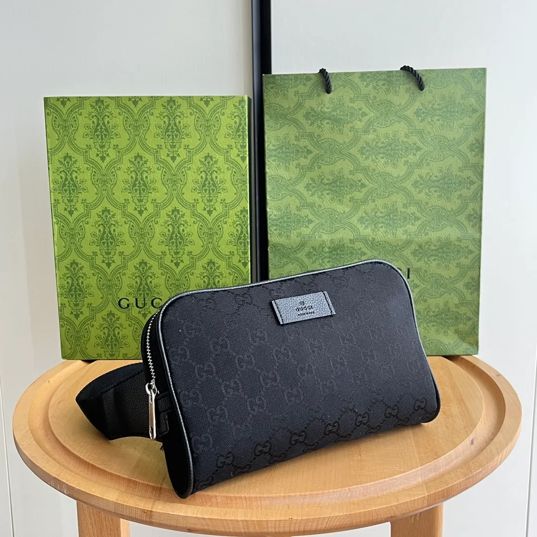 Actual shot #💰220 Style number: 449174 apricot black Size: 22.5*15*4 Gucci canvas and leather double G printed zipper bag 🉑️Made as a chest bag🉑️Made as a waist bag Can be worn cross-body for both men and women, light to carry when going out, enough for daily necessities