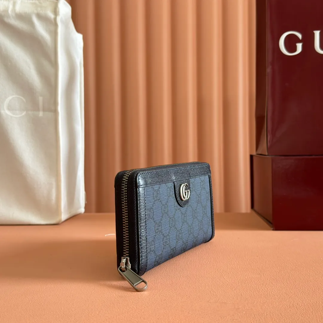 p480. 📣📣📣【Original leather accessories🌈(Cdfmall Sanya Duty Free Store Handbag)🔥🔥 The Ophidia series wallet combines the iconic double G details with the gray and black GG Supreme canvas, paying tribute to the origin of the Gucci brand through timeless matching techniques. This accessory echoes the endless retro sentiment of the Ophidia series items. Model: 706844 Size: 19*10.5*2.5 Color: blue leather/PVC.