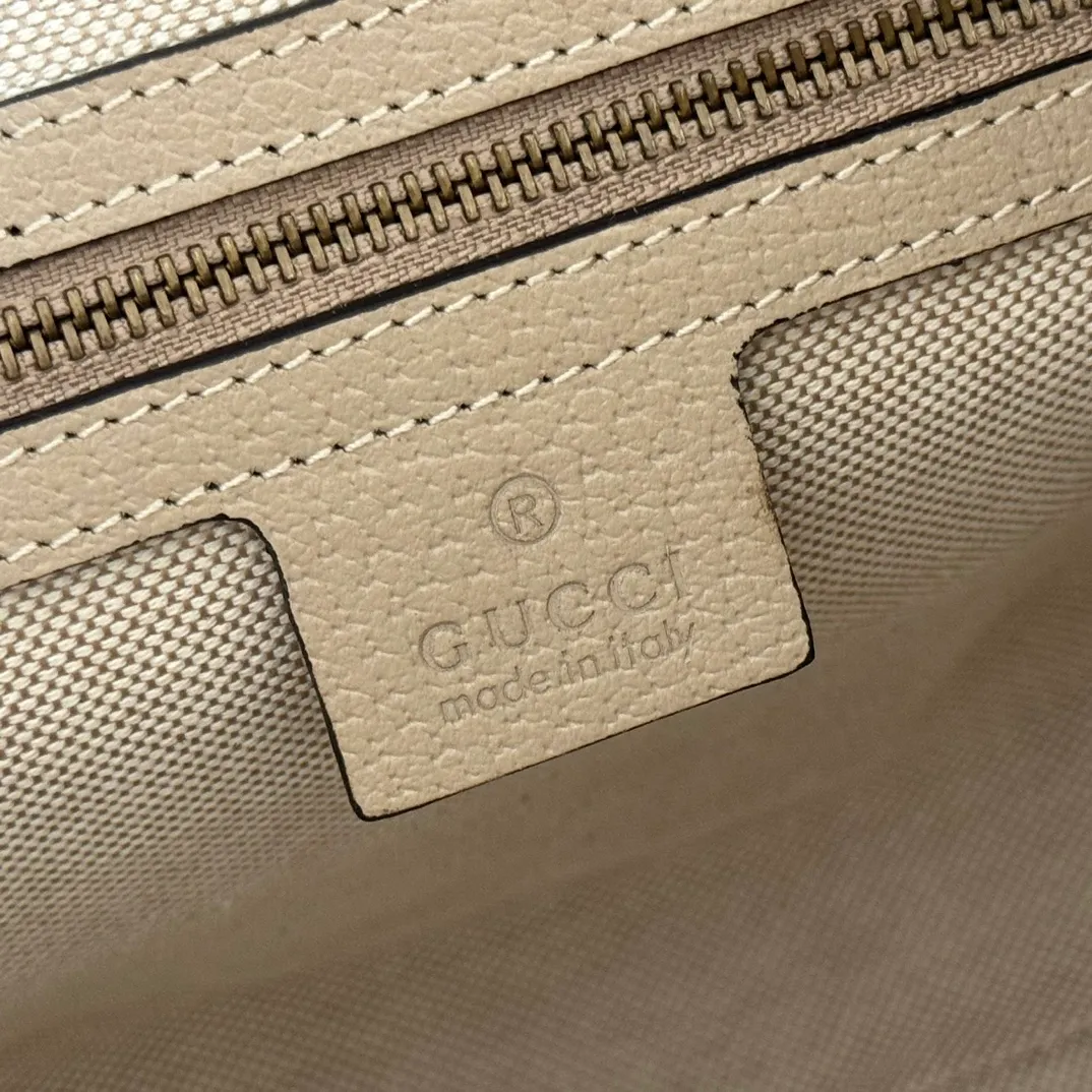 p800. 💋💋💋【Original leather accessories🌈 Equipped with full counter packaging】🔥🔥 GG series👉2021 latest model, the classic retro style is definitely a rare model in this series suitable for all ages. The Ophidia series continues to grow and develop, and will bring stunning new products every season. This handbag is part of the Epilogue collection and features a removable shoulder strap. The square retro shape combines the brand's classic striped webbing and Double G styling accessories, and the handbag is made of the brand's iconic Double G pattern. Model: 598125. Size: 30*22*5.5cm. Color: Oatmeal