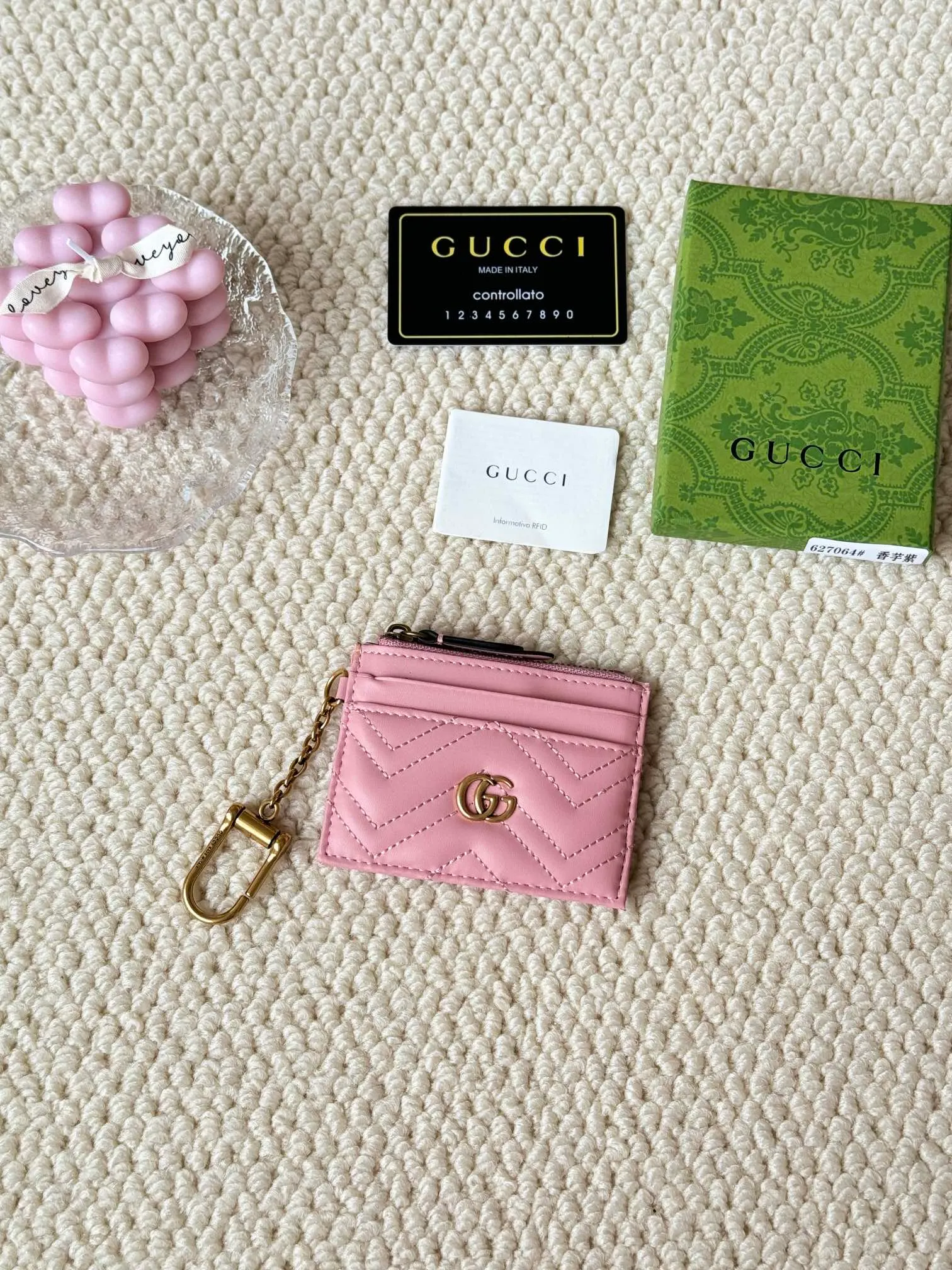 💰120 gucci card holder key🔑clasp new arrival! Actual shot of cowhide! Style number: 627064🎈🎈🎈Size: Width 10 X Height 7.5x1cm