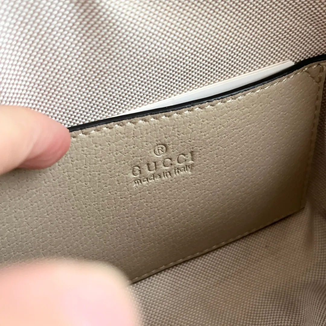 Actual shot #💰260 Model: 517350 Size: 17.5*12*5.5cm Gucci Ophidia series can be said to be out of control in retro style Crossbody shoulder strap🉑️Adjustable shoulder strap✅Keychain included