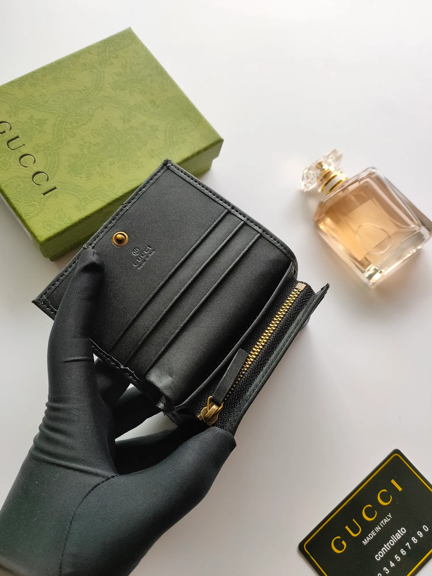 🇮🇹Gucci🅿140 original quality model: 466492 red butterfly human-shaped pattern, with exclusive supply from the entire network👛Whether it is materials, workmanship, logo, coding, wiring, every detail fully expresses the wonderful connotation of Gucci👜👜💯Quality assurance, no worries after sales, 💯Original materials! 💯Real shot📷👉The quality can be seen in the picture😘😘. Size: 11*9*3.