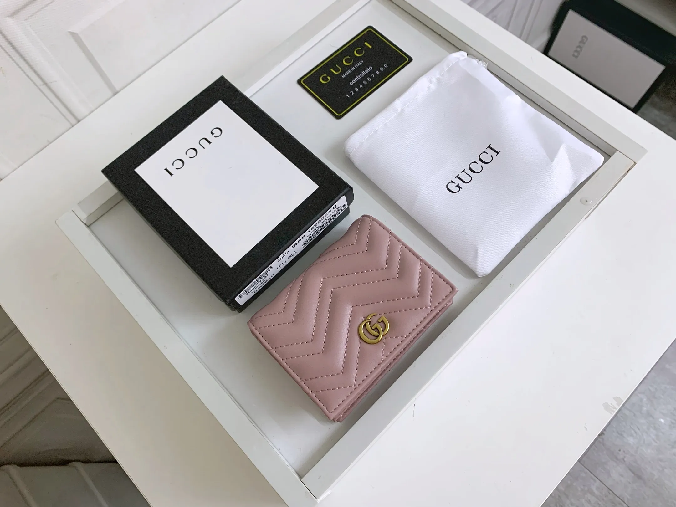 💰150 💎 Top original leather #NUDE PINK❤️ New model from GUCCI, counter quality, original single leather, real shot. 2021 Early Autumn New Style🔥 GG Marmont Series❣ Flip-top card holder😘 Made of soft quilted V-shaped leather 👍 Refined with top overseas hardware😍! Model: 466492 Size: 11x8.5x3cm.
