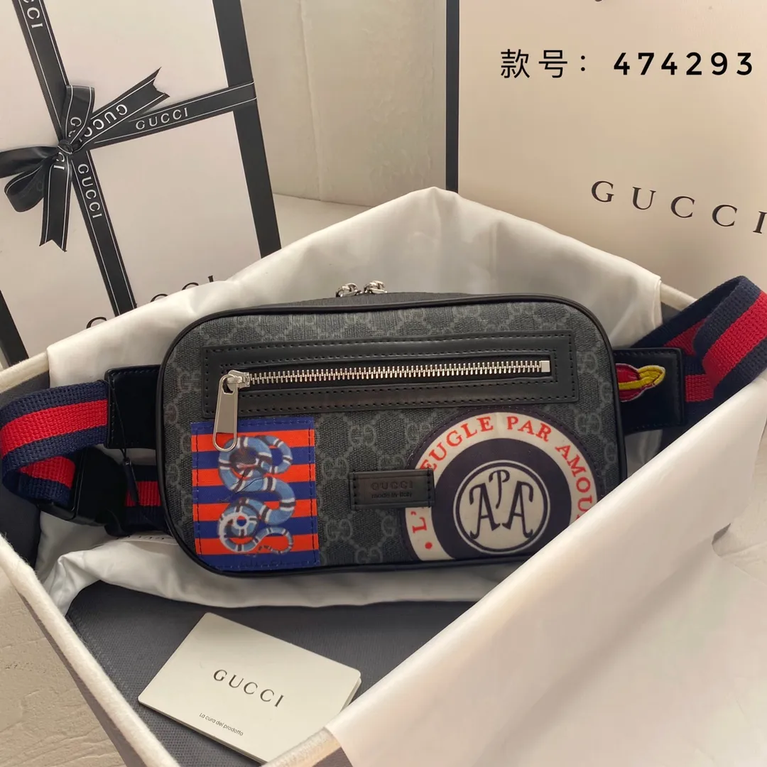 Actual shot #💰240 Style number: 474293 Size: 24*14*5.5 GUCCI men’s waist bag💪Re-engraved with heavy gold pattern👍Imported counter PVC material with first-layer cowhide replica. The leather is super soft🎊Customized counter original hardware👏YKK smooth zipper🏄🏻Perfect craftsmanship