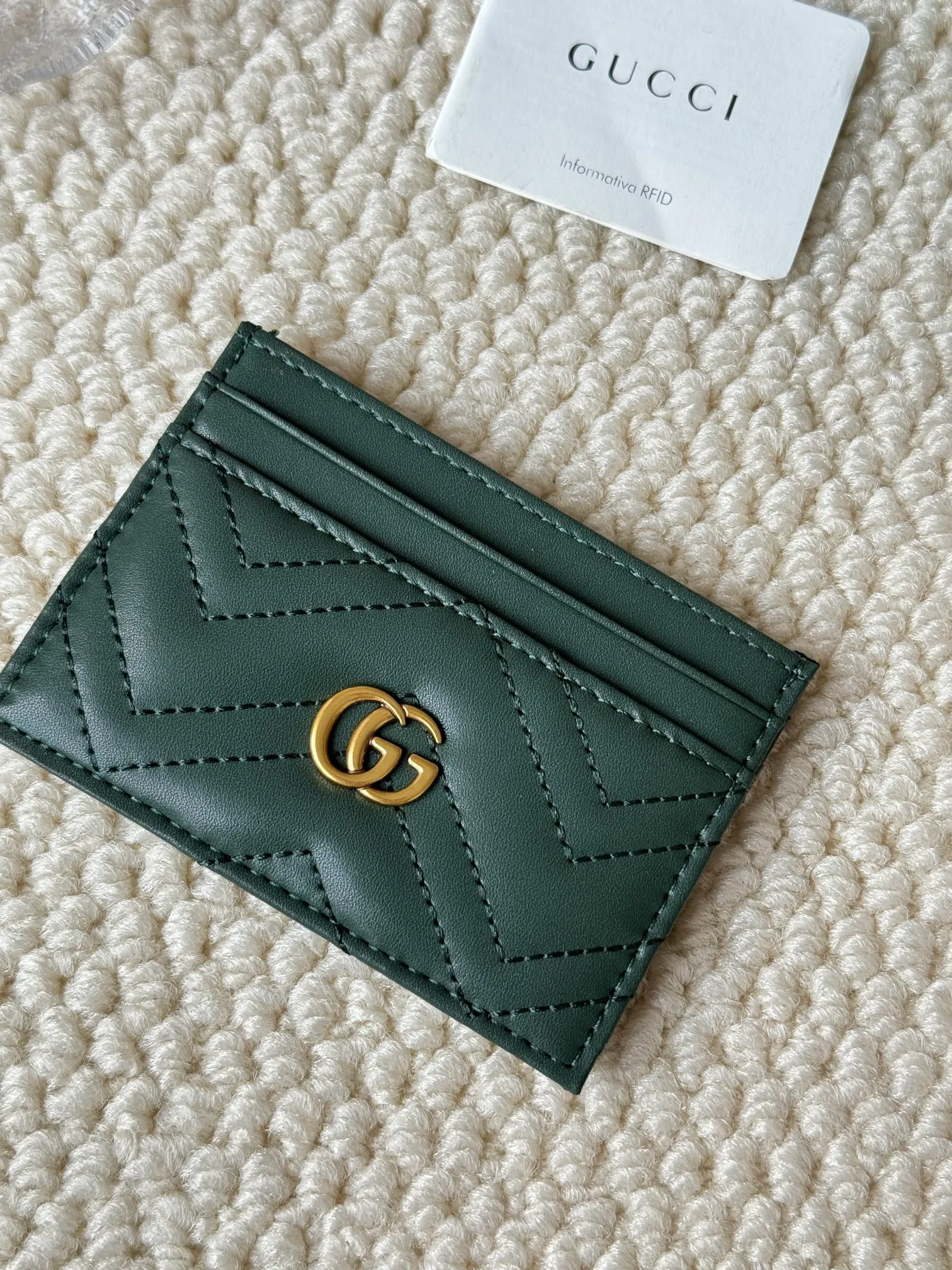 💰100 gucci cowhide mini card holder, real photo! Double G wave pattern small card holder, retro gold metal accessories, model number 443127, humanoid pattern, size: 10x7