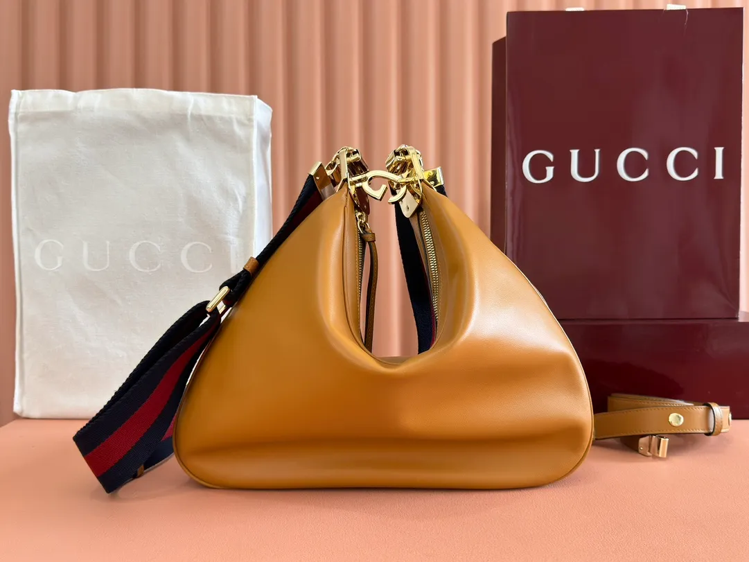 💋💋💋【Original leather accessories🌈(equipped with full counter packaging)🔥🔥702823 Gucci Attache series shoulder bag