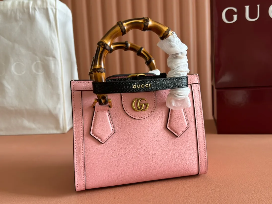 p1420. 📣📣📣【Original leather with complete packaging】🔥🔥Mini tote bag combines two recognizable brand elements, bamboo handles and double G accessories. The blue leather material and two khaki buckles complement each other, highlighting the smart and elegant temperament. Mini size: 20*16*10cm Model: 702732.