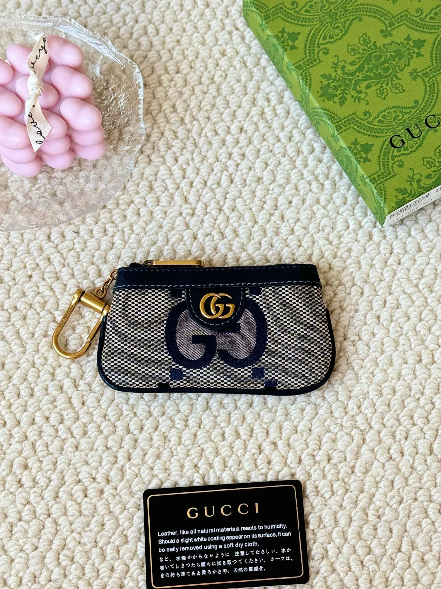 💰140 gucci new small coin purse ~ lipstick bag! Cowhide + PVC with exquisite original factory hardware! Flexible and unique hook buckle, small and exquisite, with great effect. Model: 671722, size: 12x7.5x1.5cm.