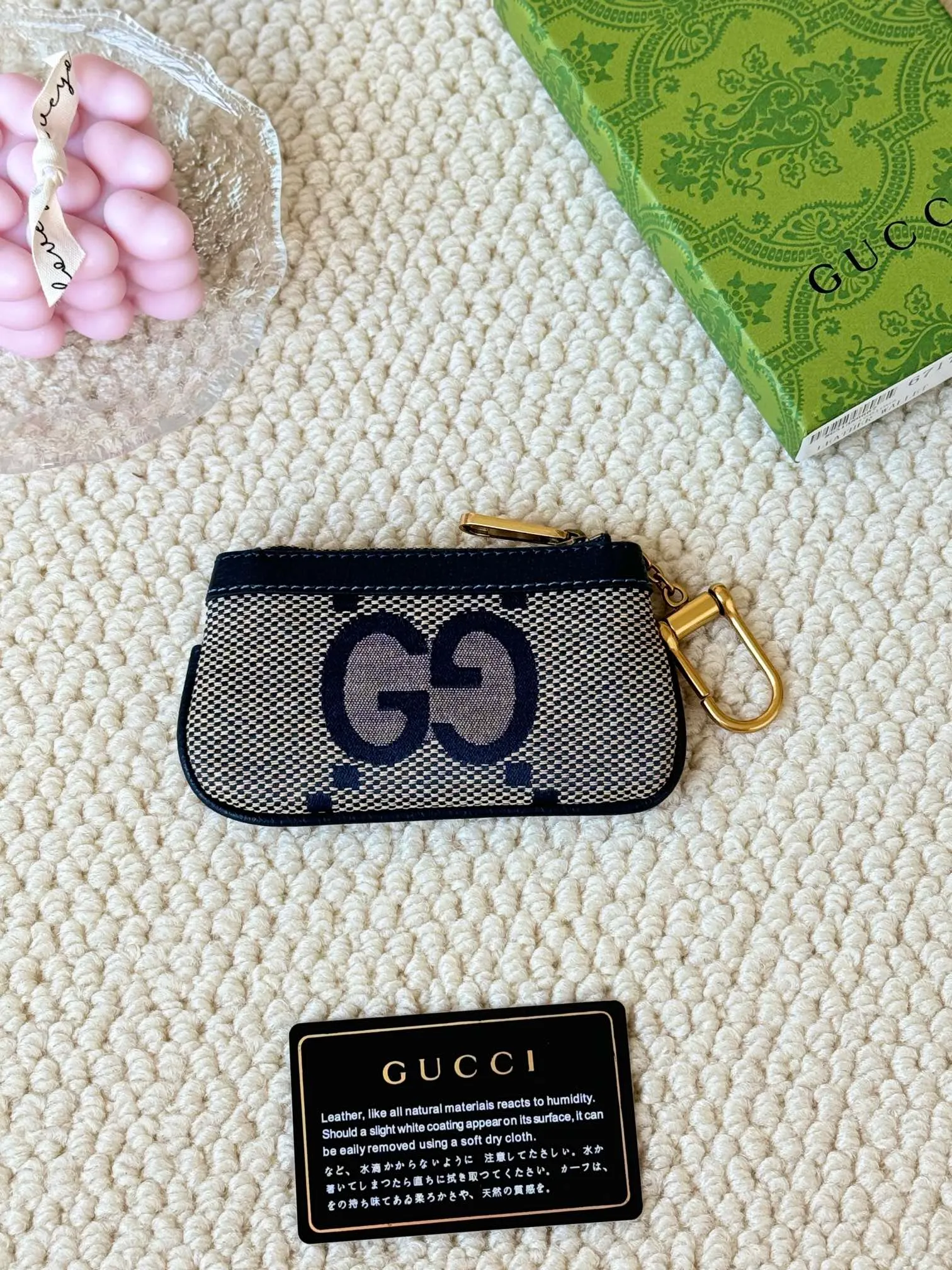 💰140 gucci new small coin purse ~ lipstick bag! Cowhide + PVC with exquisite original factory hardware! Flexible and unique hook buckle, small and exquisite, with great effect. Model: 671722, size: 12x7.5x1.5cm.