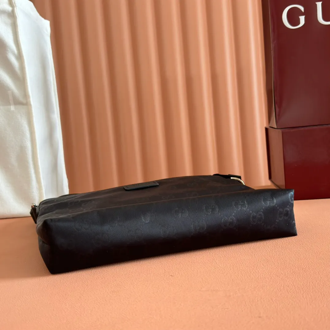 p720. 📣📣📣【Original leather accessories🌈(Cdfmall Sanya Duty Free Shop Handbags)🔥🔥G Home👉New style. Top exclusive goods control in the market, special/counter quality 💯Using imported cowhide, original hardware! Exquisite workmanship.💯Exclusive physical photos📷👉The quality can be seen in the picture👄👄😘😘 . Style number: 510342. Size: width 29*height 27*side width 6.