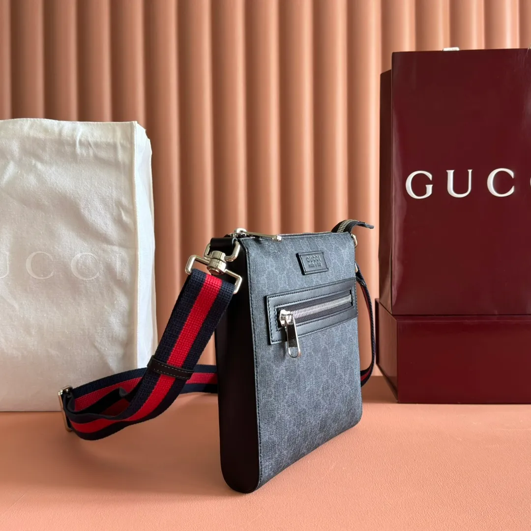 p720. 💋💋💋【Original leather accessories🌈 Equipped with full set of packaging at the counter】🔥🔥G Home👉New model. The market's top exclusive goods control, special/counter quality 💯Using imported cowhide, original hardware! Exquisite workmanship. 💯Exclusive physical photos📷👉The quality can be seen in the picture👄👄😘😘. Style number: 523599. Dimensions: width 21*height 23*side width 4. Color: Gram pvc.
