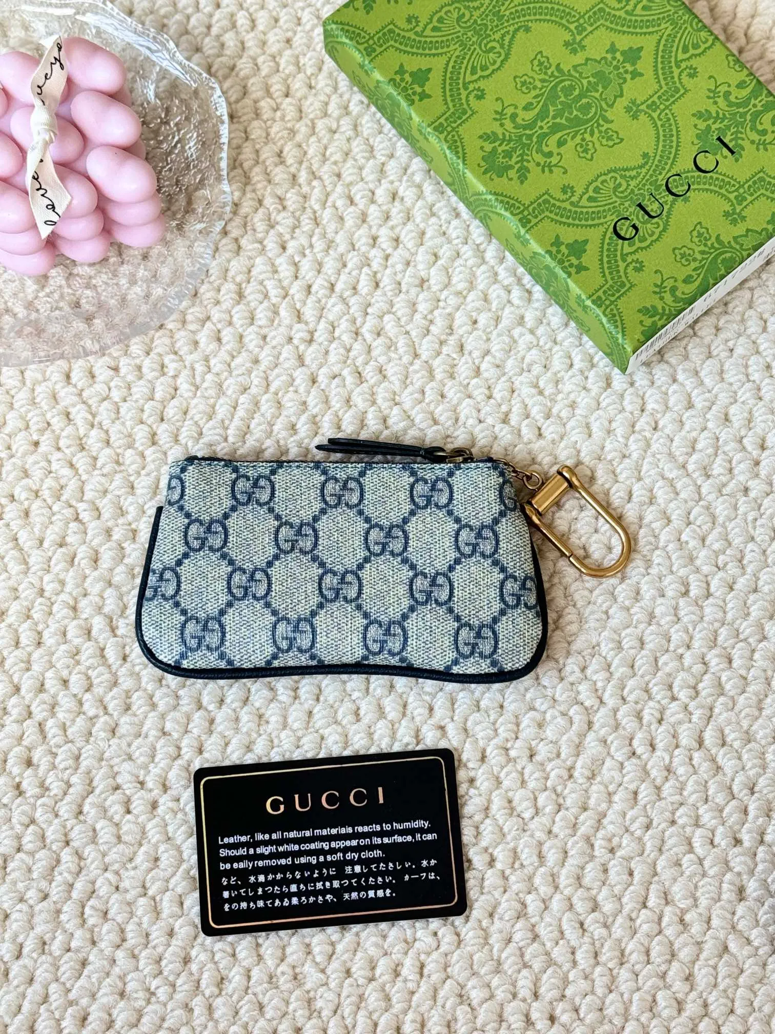 💰140 gucci new small coin purse ~ lipstick bag! Cowhide + PVC with exquisite original factory hardware! Flexible and unique hook buckle, small and exquisite, with great effect. Model: 671722, size: 12x7.5x1.5cm.
