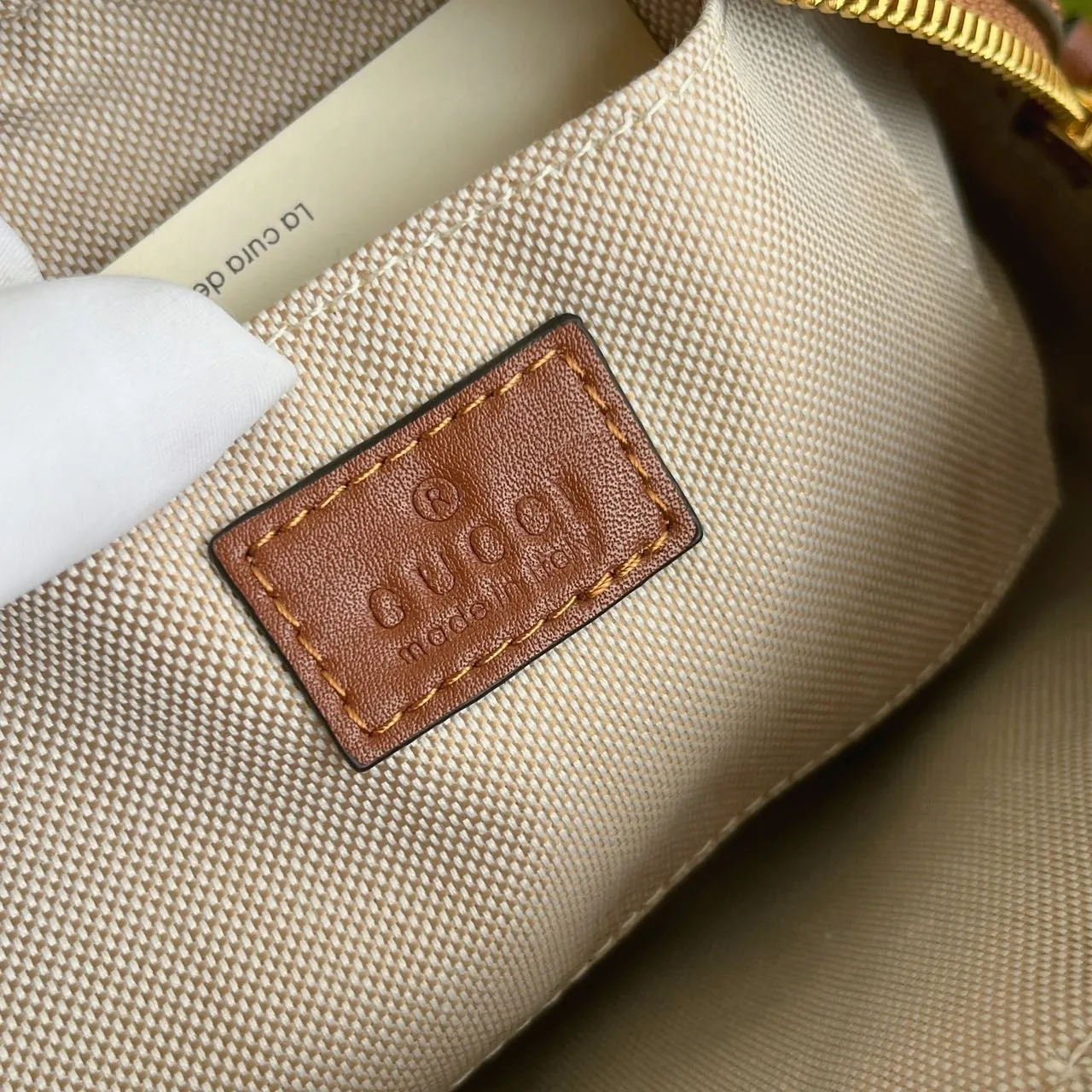 Actual shot 💰260 𝐆𝐮𝐜𝐜𝐢 𝐁𝐥𝐨𝐧𝐝𝐢𝐞Camera bag Model: 742360 first-layer cowhide Size: 21*15.5*5.5cm The new upgraded style is more attractive! The capacity is adequate ~ the shoulder straps are adjustable
