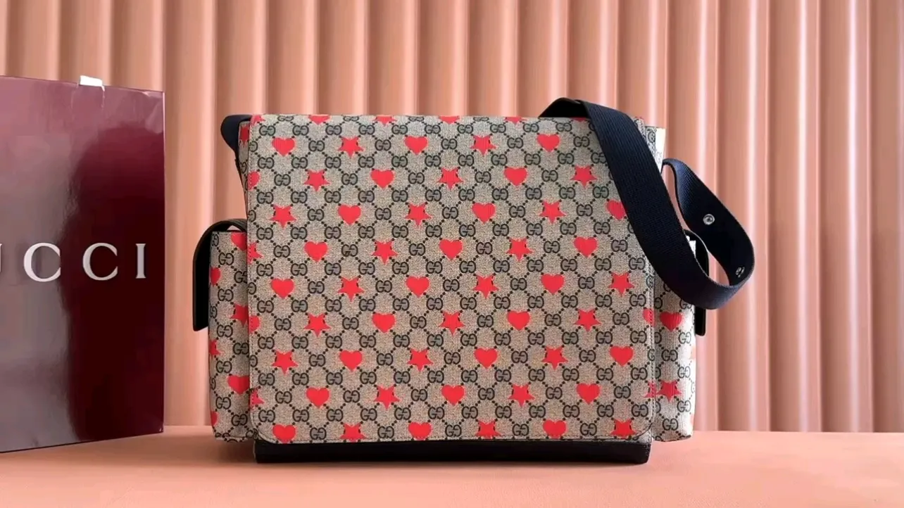 💋💋💋The new GG Supreme series men’s diaper bag, two-color printing/original PVC leather has been shipped, 🐲Model: 811491. Combination short video