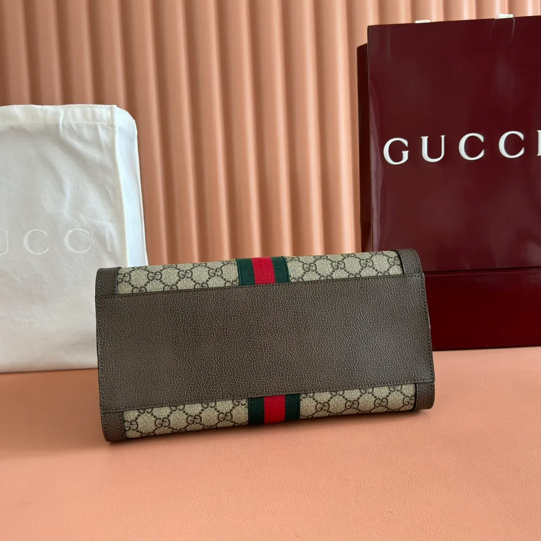 p1140. 📣📣📣【Original leather accessories🌈Full set of counter packaging】🔥🔥‼ G's new model is immersed in retro feelings, and its square shape is reminiscent of retro design. Made of GG Supreme high-grade man-made canvas, it is embellished with the brand's most distinctive classic elements such as red and green webbing, which pays homage to the brand's equestrian origins. Model: 524537. Dimensions: width 33*height 24.5*side width 17.5. Color: pvc/brown.