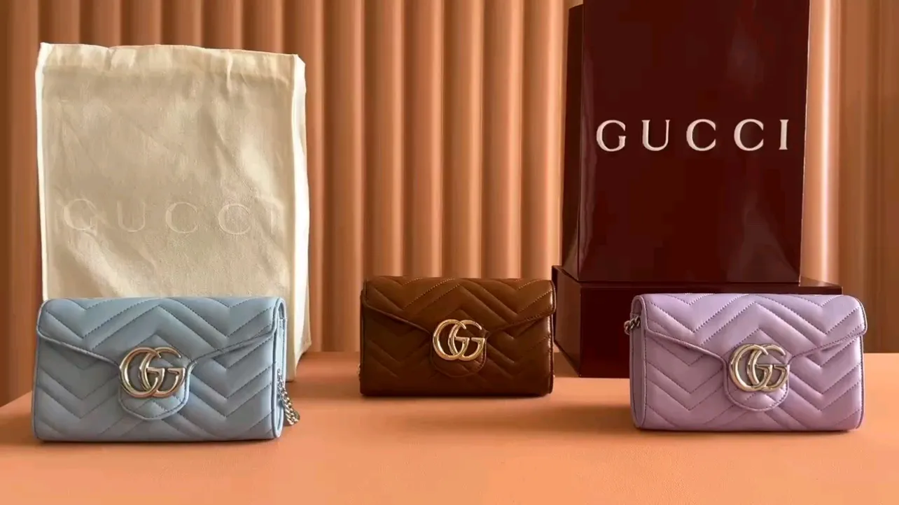💋💋💋【New Product】GG Marmont series chain wallet, nine colors/original leather. Model: 837745. Combination short video